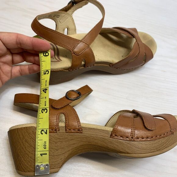 Dansko Season Sandals Camel Brown Leather Strappy Wedge Women's size 39 / 8.5 - Picture 10 of 12